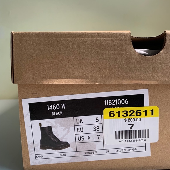 Dr. Martens 1460 Laceup Woman - Picture 8 of 9